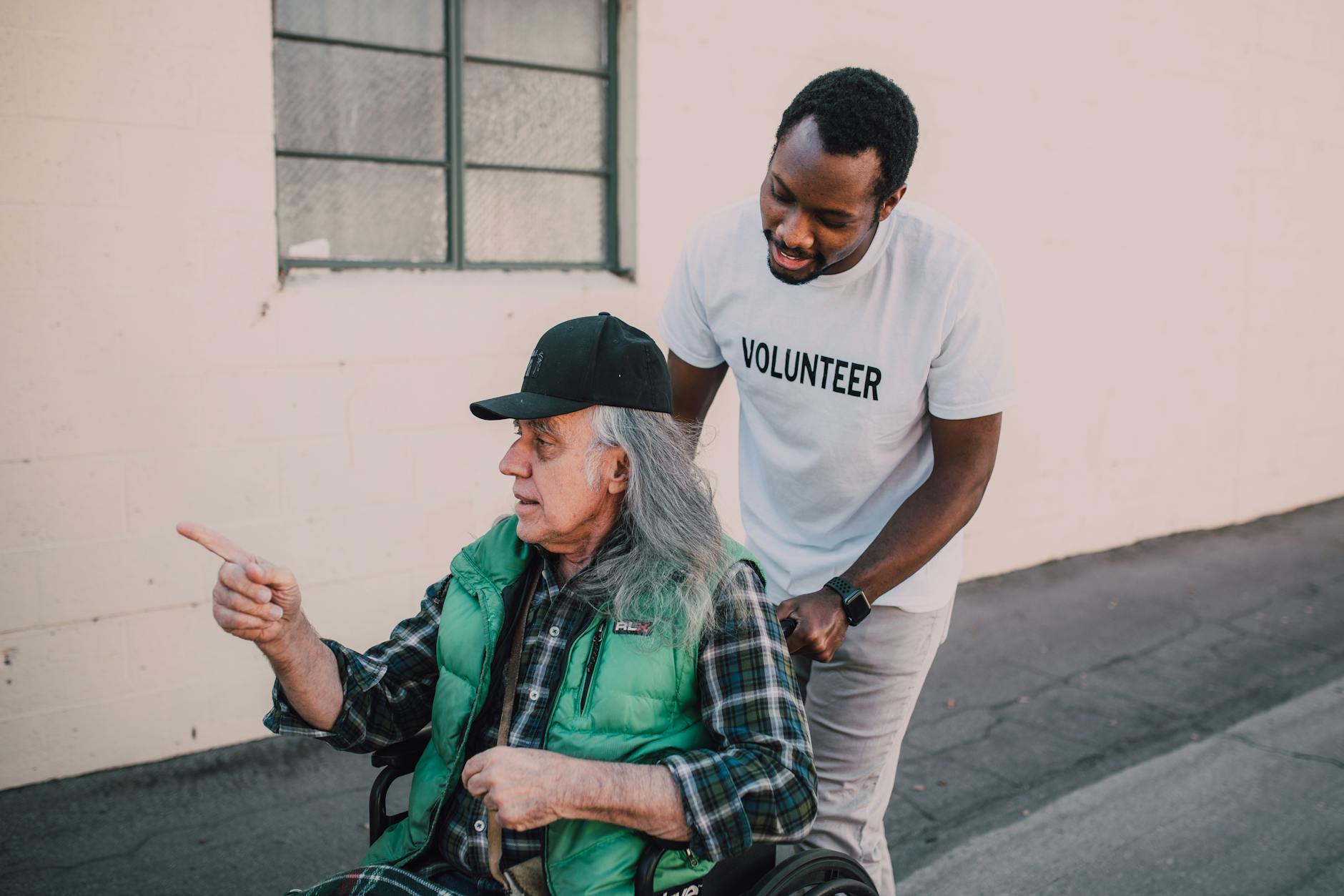 7 Compelling Reasons to Help Others for a Better Society